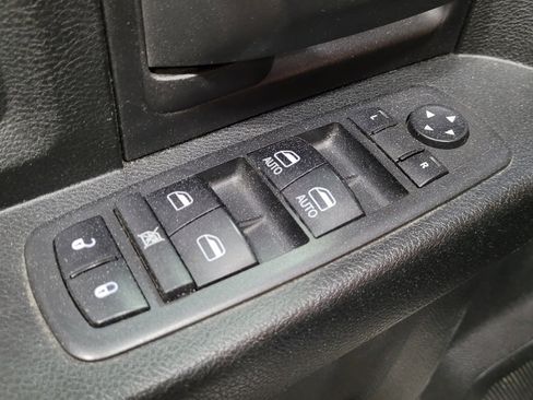 Used 2018 RAM 1500 Express AWD/4WD image 27