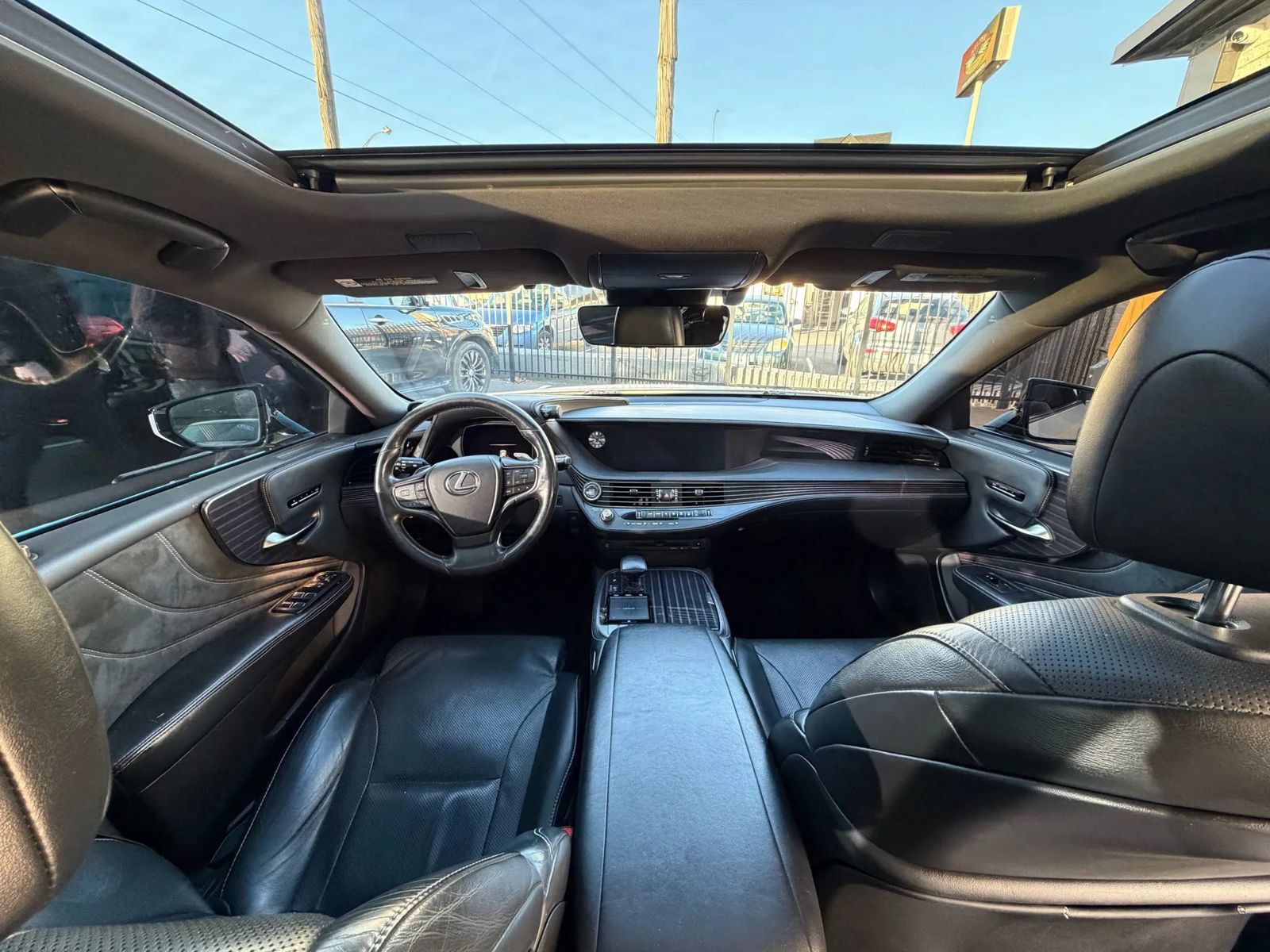 Used 2018 Lexus LS 500 AWD w/ Accessory Package (Z2) image 39