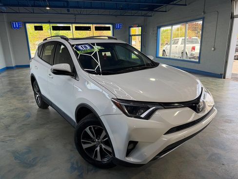 Used 2018 Toyota RAV4 XLE FWD image 8