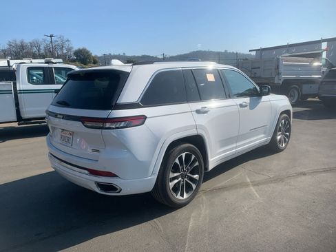 Used 2022 Jeep Grand Cherokee Overland w/ Adv Protech Group III image 5
