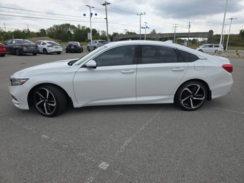 Used 2018 Honda Accord Sport image 18