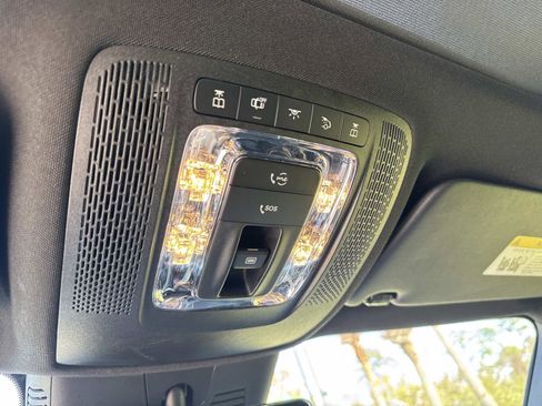 Used 2025 Mercedes-Benz GLB 250 image 34