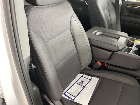 Used 2025 GMC Sierra 1500 SLE image 28