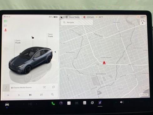 Used 2023 Tesla Model Y Long Range image 31