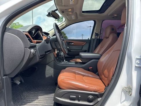 Used 2017 Chevrolet Traverse Premier image 12