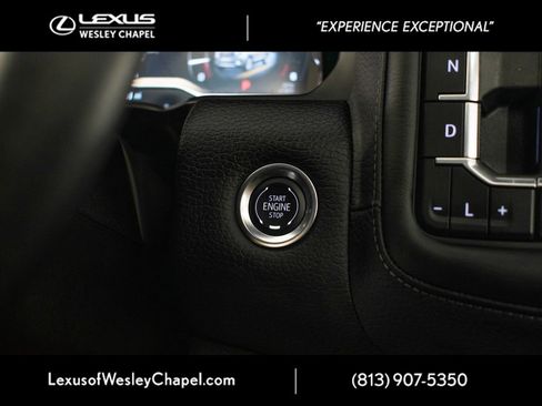 Used 2024 GMC Yukon Denali w/ Advanced Technology Package image 33