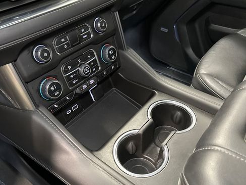 Used 2023 Chevrolet Suburban LT w/ Luxury Package image 23