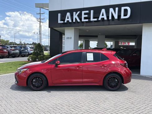 Used 2023 Toyota Corolla SE FWD image 2