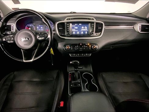 Used 2018 Kia Sorento LX image 15