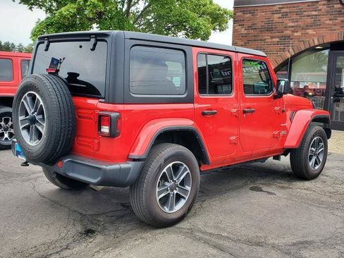 Used 2023 Jeep Wrangler Unlimited Sahara AWD/4WD image 4