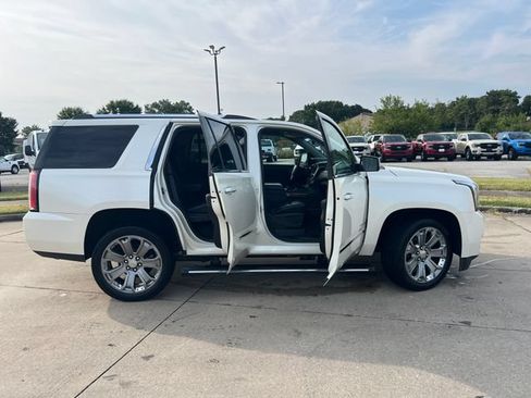 Used 2015 GMC Yukon Denali w/ Premium Package AWD/4WD image 16
