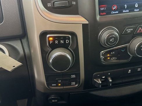 Used 2018 RAM 1500 Classic SLT AWD/4WD image 16