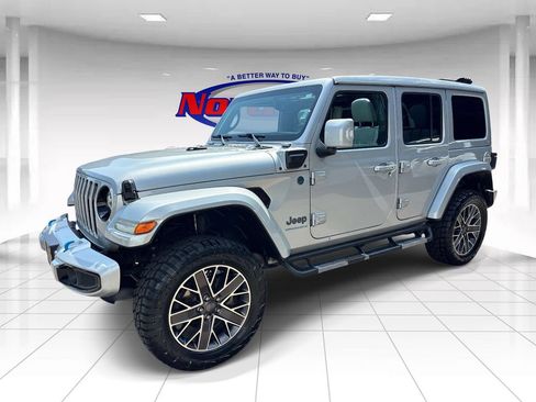 Used 2023 Jeep Wrangler Unlimited Sahara AWD/4WD image 7