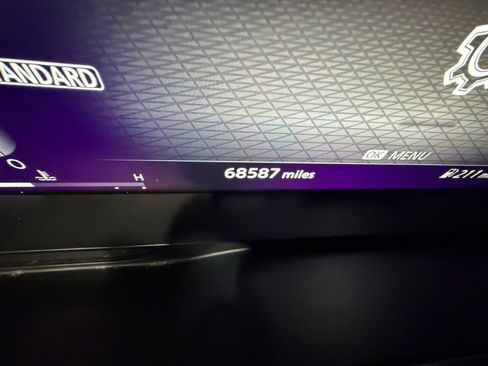 Used 2023 Nissan Pathfinder Platinum image 11