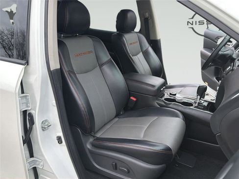 Used 2020 Nissan Pathfinder SL image 34