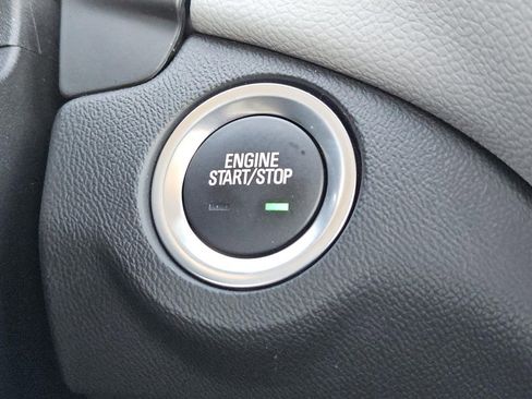 Used 2022 Chevrolet Equinox LS image 18