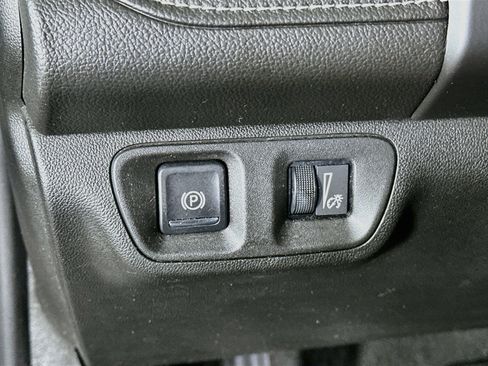 Used 2018 GMC Acadia SLT FWD image 17