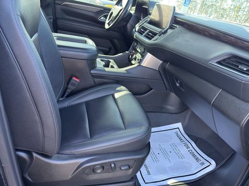 Used 2024 Chevrolet Tahoe Z71 w/ Luxury Package image 31