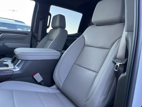 New 2026 GMC Sierra 1500 SLT w/ SLT Premium Package image 9