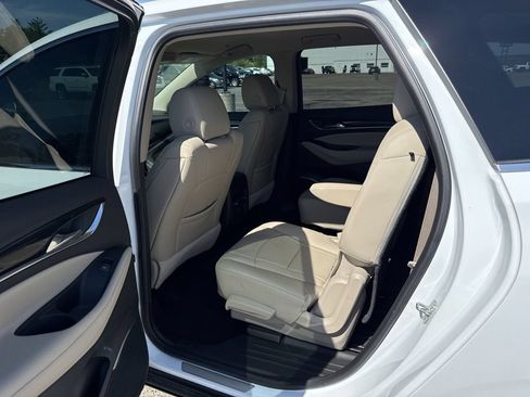 Used 2019 Buick Enclave Essence FWD image 28