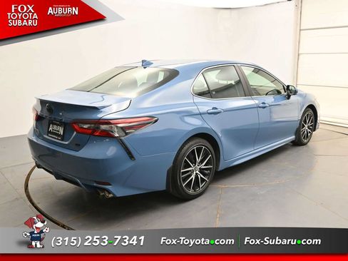 Used 2024 Toyota Camry SE w/ Cold Weather Package FWD image 17