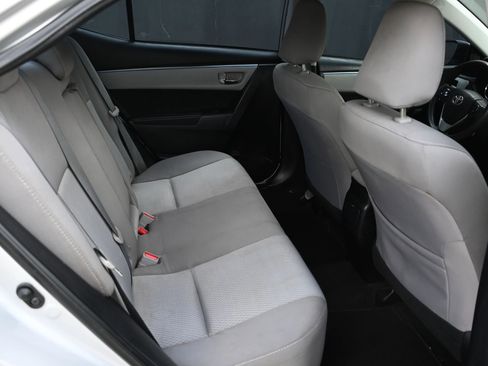 Used 2015 Toyota Corolla LE FWD image 17