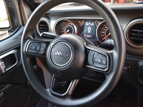 Used 2018 Jeep Wrangler Unlimited Sport AWD/4WD image 28