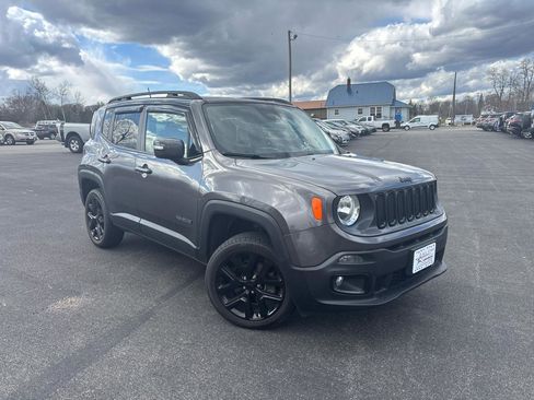 Used 2016 Jeep Renegade Latitude image 9
