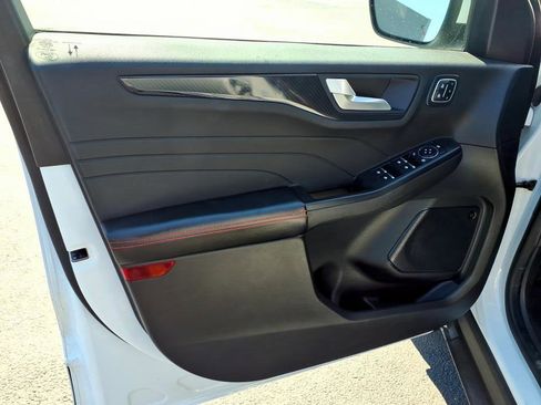 Used 2023 Ford Escape ST-Line Select AWD/4WD image 17