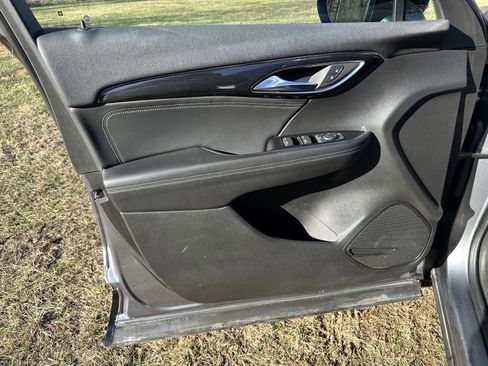 Used 2022 Buick Envision Preferred w/ Sport Touring Package image 6