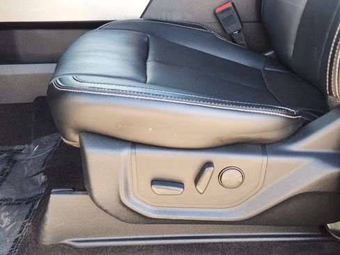 Used 2019 Ford F150 Lariat AWD/4WD image 8