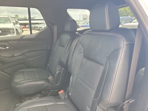 Used 2023 Chevrolet Traverse LT FWD image 15