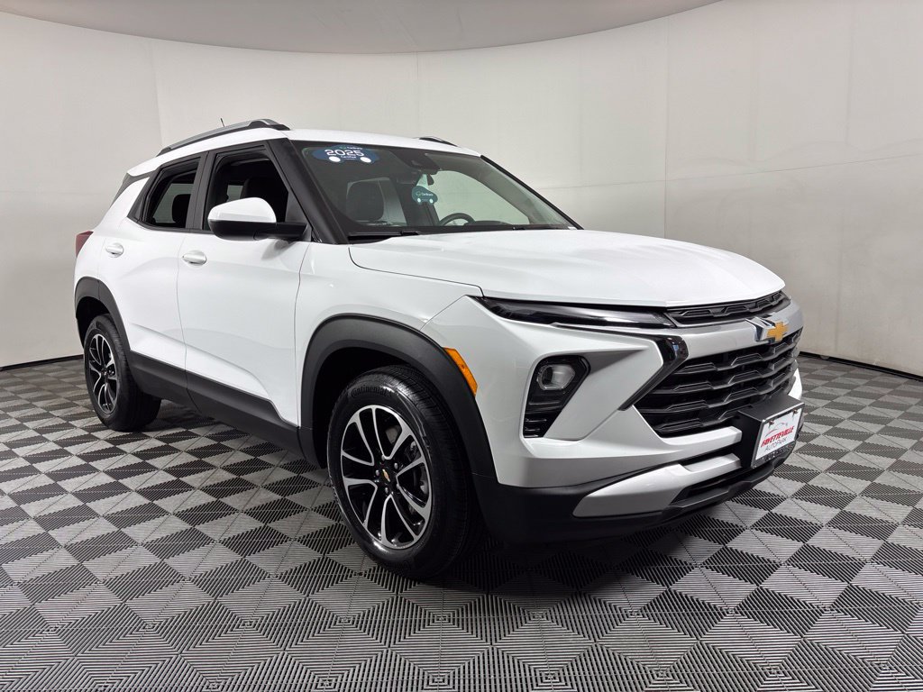 Used 2025 Chevrolet TrailBlazer LT FWD image 17