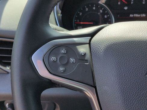 Used 2023 Chevrolet Traverse LT image 16