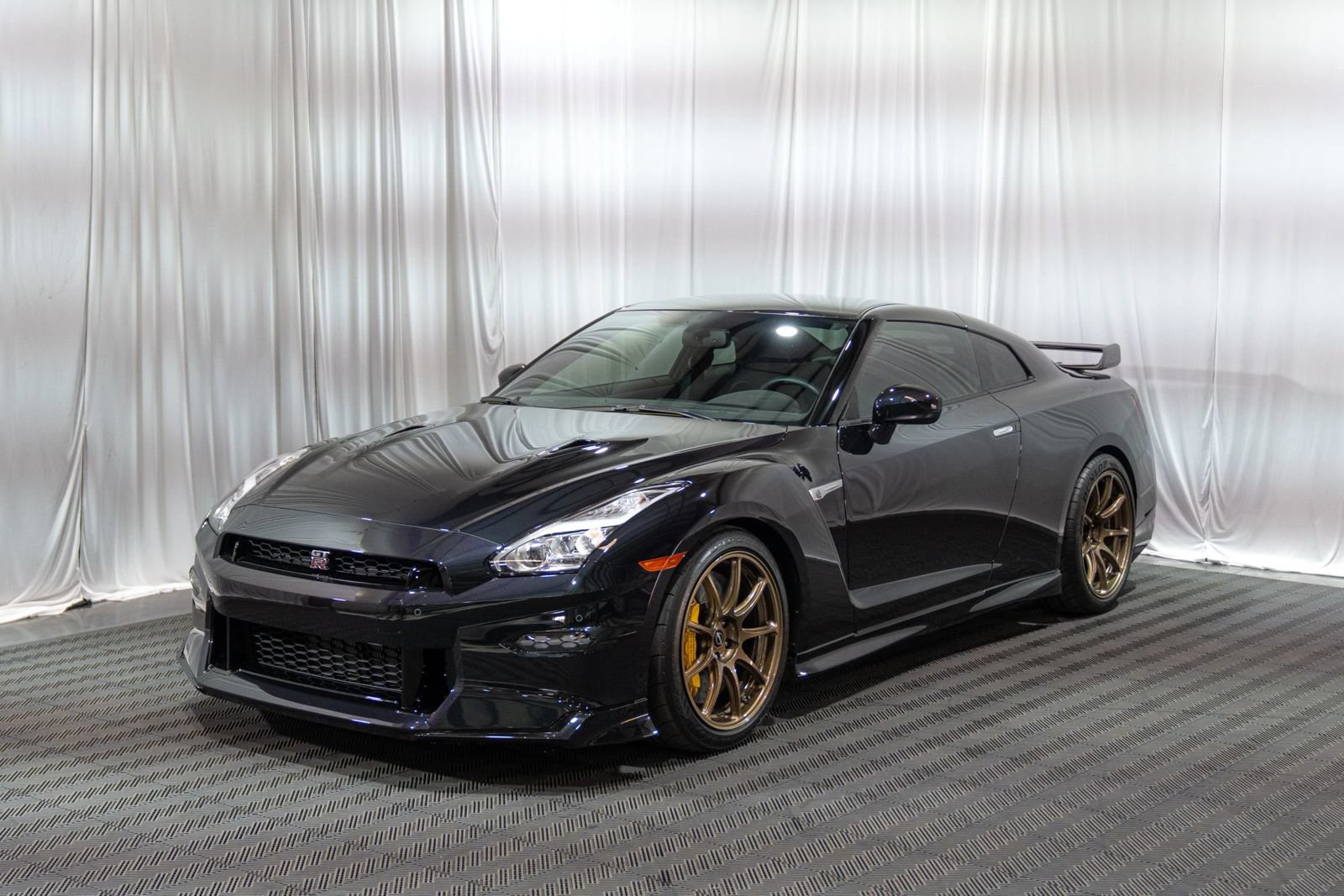 Used 2024 Nissan GT-R w/ T-Spec Takumi Edition AWD/4WD image 2