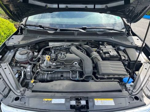 Used 2024 Volkswagen Jetta SE w/ Panoramic Sunroof Package FWD image 32