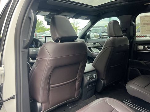New 2026 Ford Explorer Platinum RWD image 19