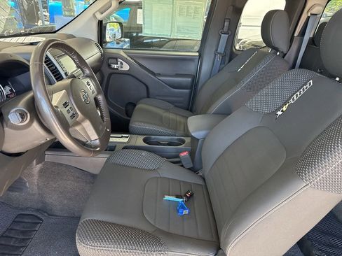 Used 2017 Nissan Frontier PRO-4X w/ Pro-4x Graphics Package image 8