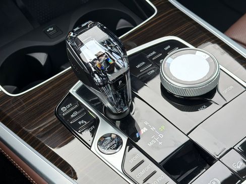 Used 2021 BMW X5 M50i w/ Executive Package image 28