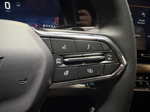 New 2026 Chevrolet Equinox ACTIV w/ Convenience Package III image 17