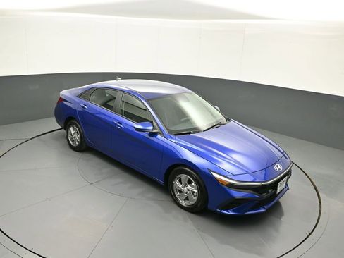 Used 2025 Hyundai Elantra SE FWD image 34