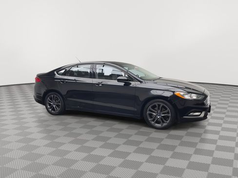 Used 2018 Ford Fusion SE w/ Equipment Group 201A FWD image 37