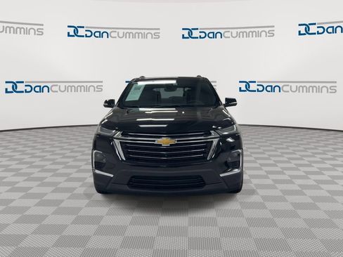 Used 2023 Chevrolet Traverse LT w/ LT Premium Package AWD/4WD image 3