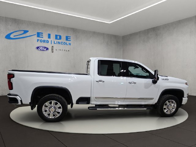 Used 2024 Chevrolet Silverado 2500 High Country w/ High Country Premium Package AWD/4WD image 6