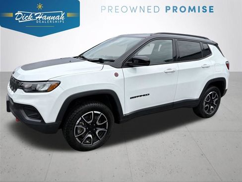 Used 2024 Jeep Compass Trailhawk AWD/4WD image 1