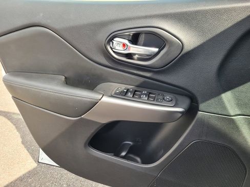 Used 2021 Jeep Cherokee Latitude Lux w/ Sun & Sound Group FWD image 30
