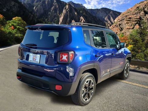 Used 2016 Jeep Renegade Trailhawk AWD/4WD image 3