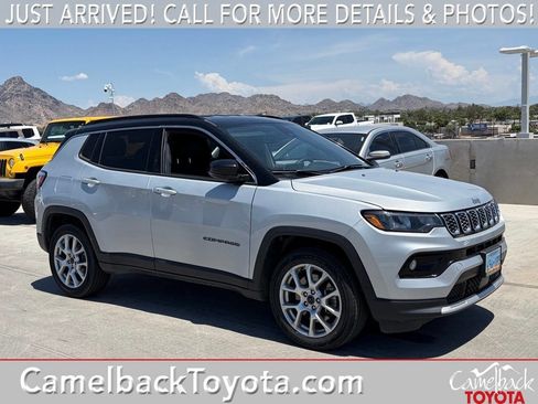 Used 2025 Jeep Compass Limited AWD/4WD image 1
