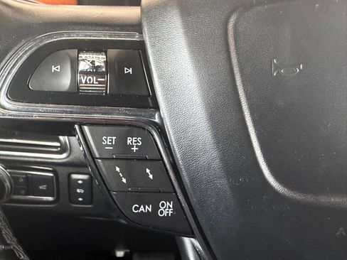 Used 2018 Lincoln Navigator Reserve w/ Technology Package AWD/4WD image 9