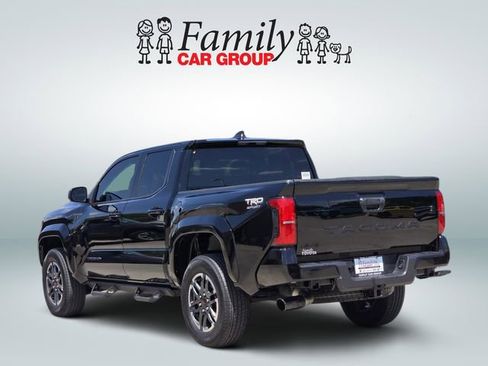 Used 2025 Toyota Tacoma TRD Sport AWD/4WD image 3